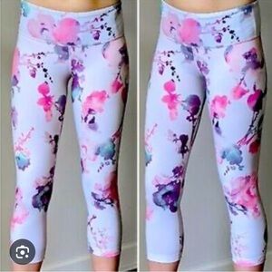 Wonder Under Cropped Blurred Blossom Leggings